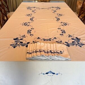 Vintage Floral Applique Embroidered Tablecloth 99" x 68" w/10 napkins